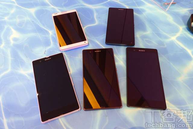 Sony Xperia Z、ZL 5吋 1080p 旗艦機在台亮相，小編一手試玩