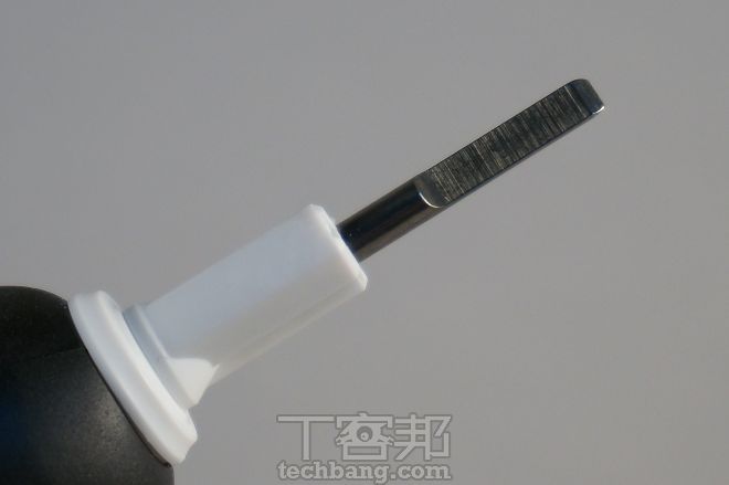 Oral-B P7000 智慧牙刷：每分鐘震動48,000次，智慧連結行動裝置App