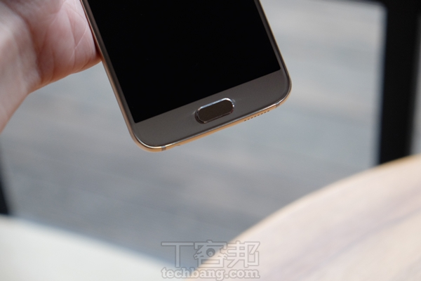 實機動手玩 Galaxy S6 及新版 TouchWiz 軟體功能上手