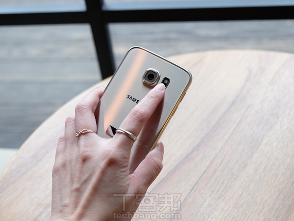實機動手玩 Galaxy S6 及新版 TouchWiz 軟體功能上手