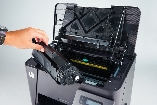 HP LaserJet Pro M201dw 黑白雷射印表機－個人工作室、小型辦公室的快速列印好夥伴