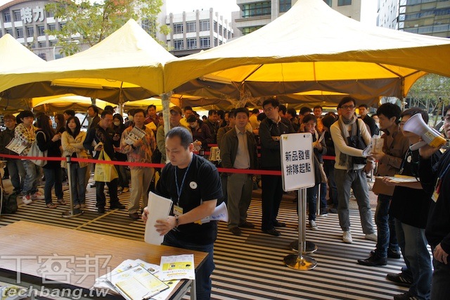 一萬六千五起跳，燦坤 iPad 開賣實況