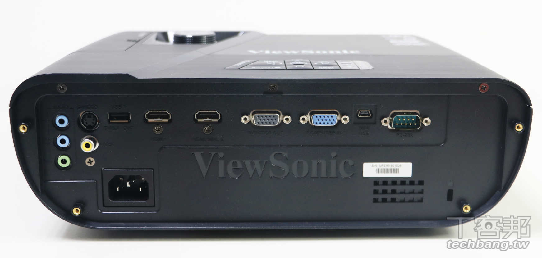 顏色精準、細膩，擁有重低音效果的投影機：ViewSonic Pro7827HD 開箱評測