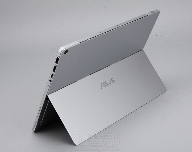 Asus Transformer Pro T304UA 評測：變形筆電小改款，升級處理器及2K