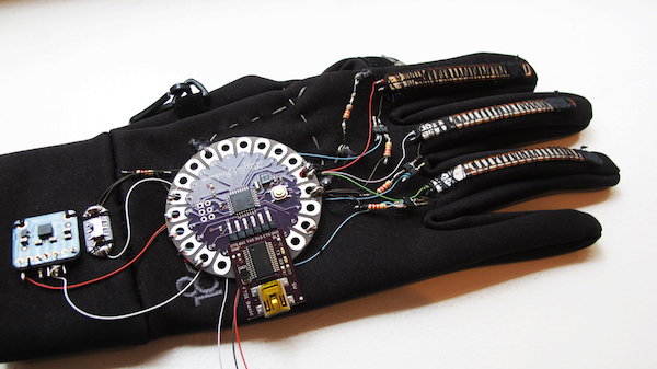課程 Lilypad Arduino 穿戴式裝置開發實作 多種感測元件教學 動手設計有趣的電子互動式織物 T客邦