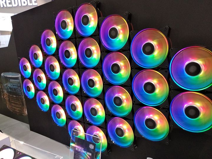 Computex 不能沒有 RGB！從鍵盤、機殼、主機板到風扇都要閃亮，一次看完展場中炫麗的「光害」產品 | T客邦
