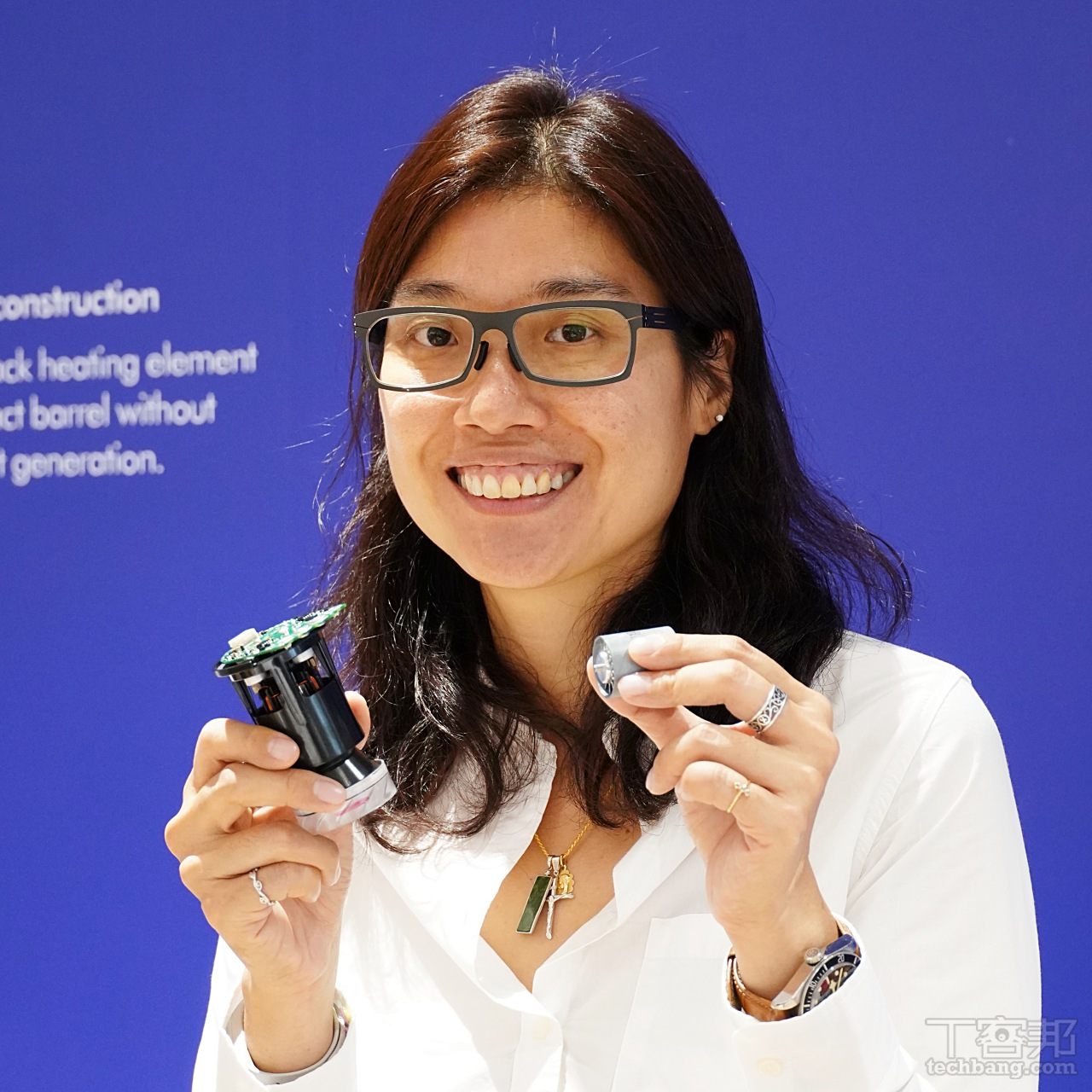 300個機器人、2.5秒誕生一顆馬達，解密 Dyson V10 神級吸塵器的核心