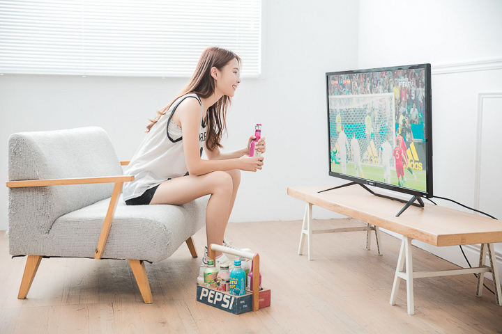 4K HDR 超高解析,流光溢彩美麗視界,Philips 液晶顯示器 436M6VBRAB 亮眼登場