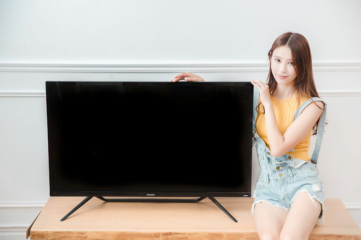 4K HDR 超高解析,流光溢彩美麗視界,Philips 液晶顯示器 436M6VBRAB 亮眼登場