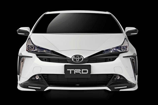 擺脫乖乖牌，Toyota Prius TRD 套件霸氣加值，武裝上陣！ | T客邦