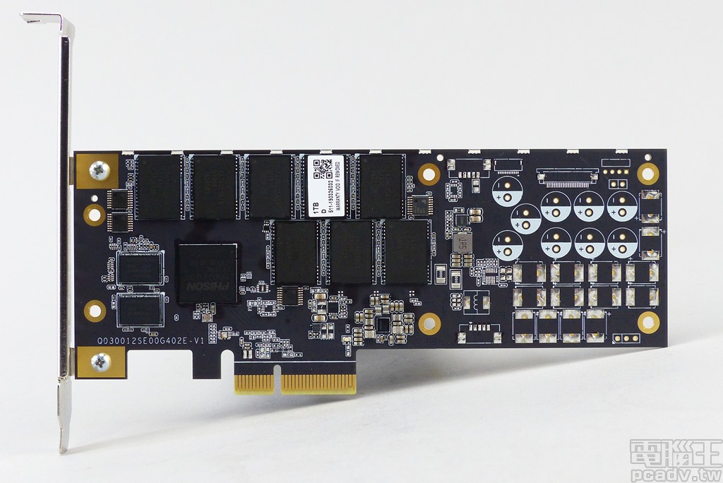 Nvme контроллер. SSD AORUS m2 1tb. SSD PCI-Express AORUS 512gb. Gigabyte AORUS RGB AIC 512 ГБ NVME SSD PCI-E. 1. Gigabyte NVME SSD.