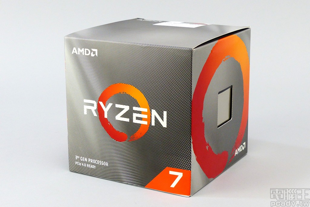 ▲ Ryzen 7 3800X 市售盒裝與第三代 Ryzen 桌上型處理器系列採用相同的設計語彙,灰色部分採用深淺不同的菱格紋作出 3D 視覺。