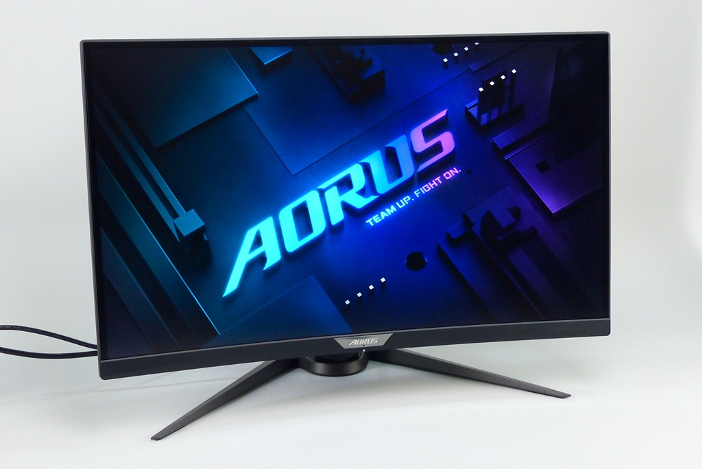 ▲ GIGABYTE AORUS CV27Q 導入 High Bit Rate 3，以便提供 165Hz 更新率與 2560 x 1440 QHD 解析度，VA 曲面也有向影音應用靠攏的意味。