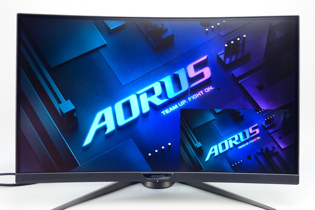 ▲ AORUS CV27Q PIP 顯示畫面亦可自由選擇副畫面的尺寸大小以及顯示位置。