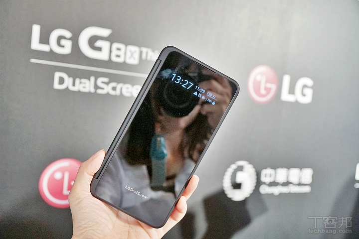 可外接雙螢幕，LG G8X ThinQ 旗艦登台，售價 24,900 元