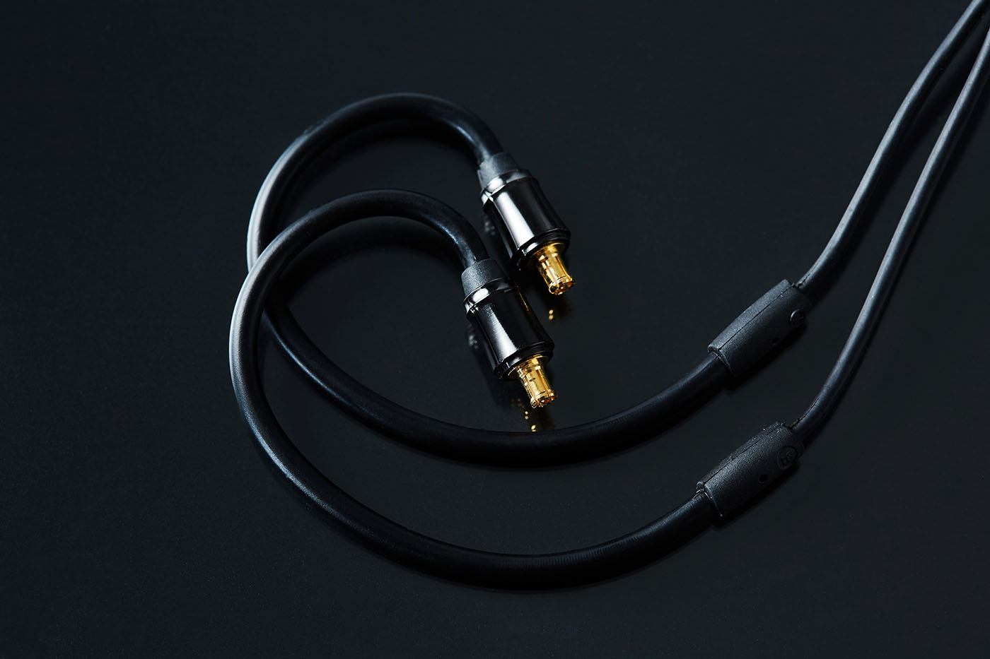 極致美聲,絕無他選,世界首款同軸混合四單體入耳式耳機:audio-technica ATH-IEX1