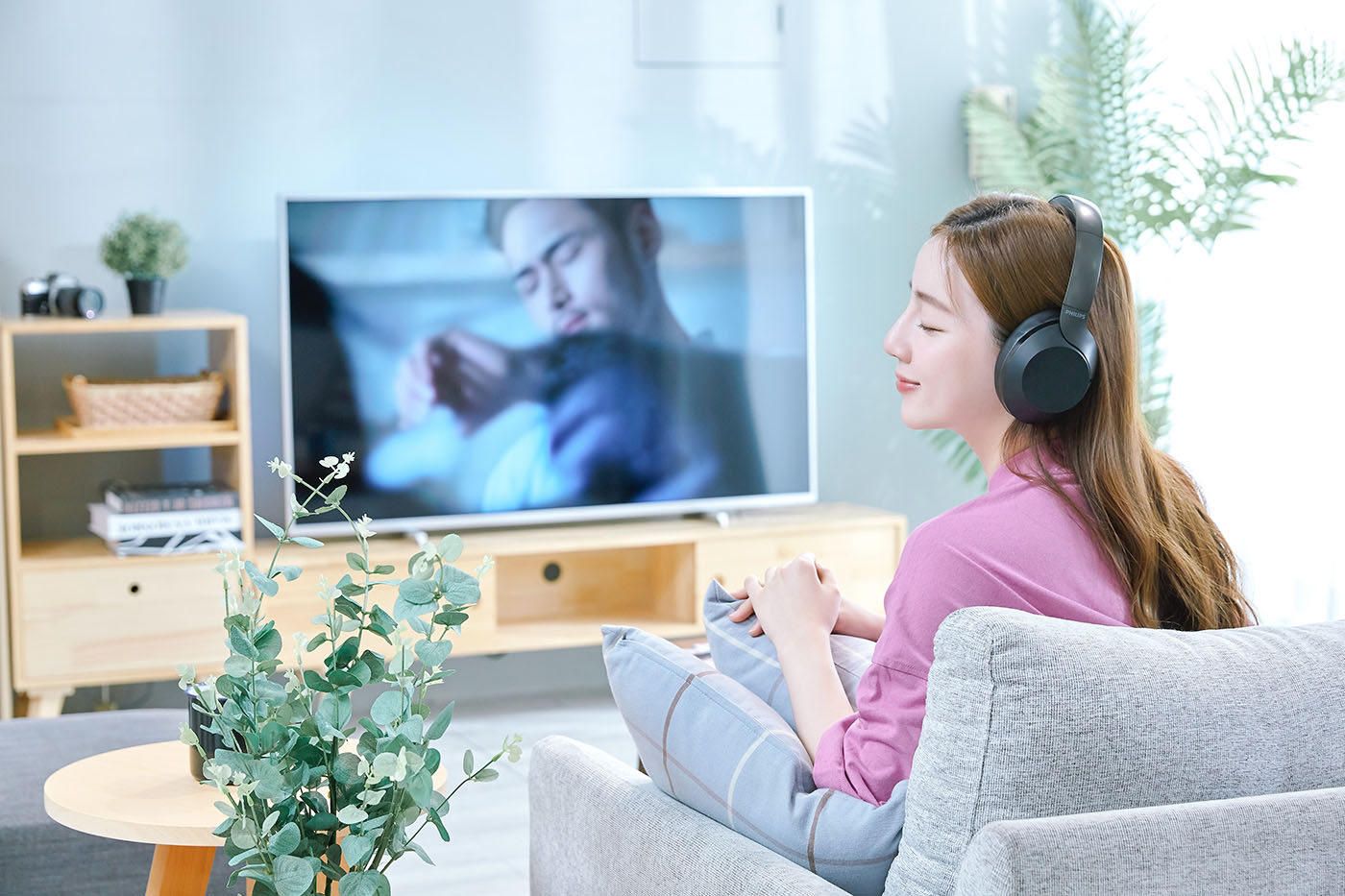 搭載Android TV 9.0系統，支援語音搜尋，ISF畫質表現，Philips 55PUH7374 大型液晶顯示器