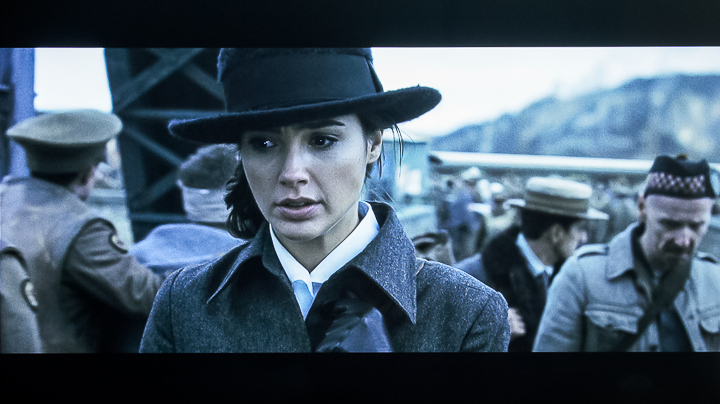 搭載Android TV 9.0系統，支援語音搜尋，ISF畫質表現，Philips 55PUH7374 大型液晶顯示器