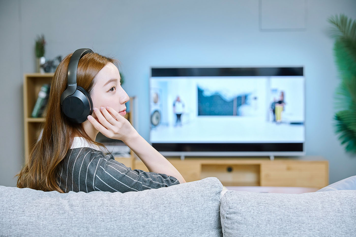 搭載Android TV 9.0系統，支援語音搜尋，ISF畫質表現，Philips 55PUH7374 大型液晶顯示器