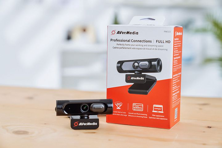 AverMedia PW315 Webcam Review: Awkward Middle Child