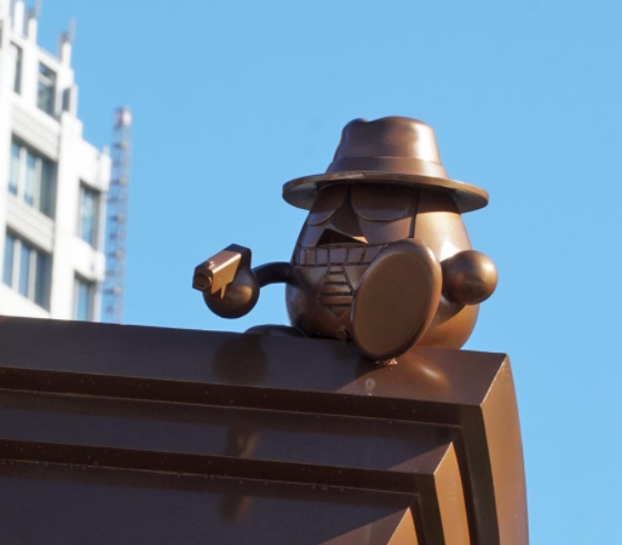 澀谷打卡新景點《哆啦A夢 未來之門》紀念碑登場，藤�‧F‧不二雄11大重要角色集結