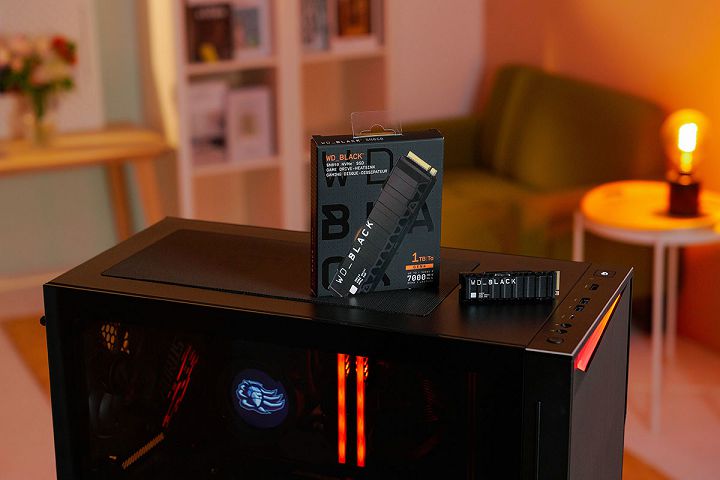 WD_BLACK SN850 NVMe SSD 散熱器版本是專為桌上型 PC 以及高階電競用途所計。
