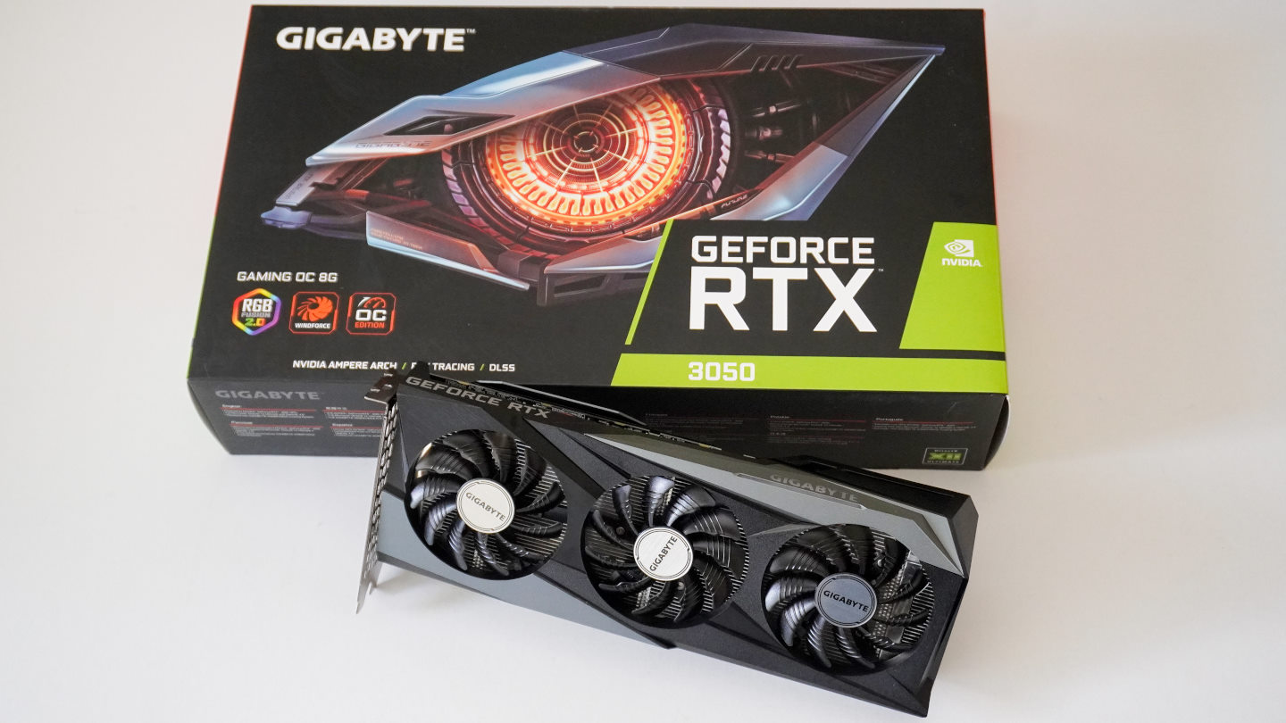 這次進行測試的樣品為GIGABYTE GeForce RTX 3050 GAMING OC 8G，官方定價為新台幣11,090元，提供3+2年保固（含登錄保固延長）。