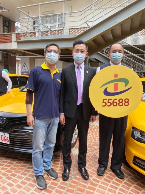 台灣大車隊「敬老愛心計程車」擴展至新竹市，持「竹市敬老愛心卡」單趟最高折百元