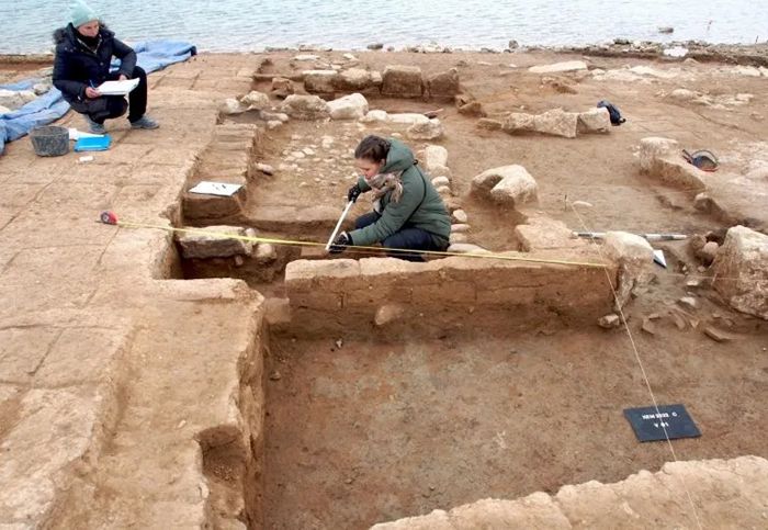 氣候異常乾旱帶來考古意外機會，底格里斯河3400年史的古城重現