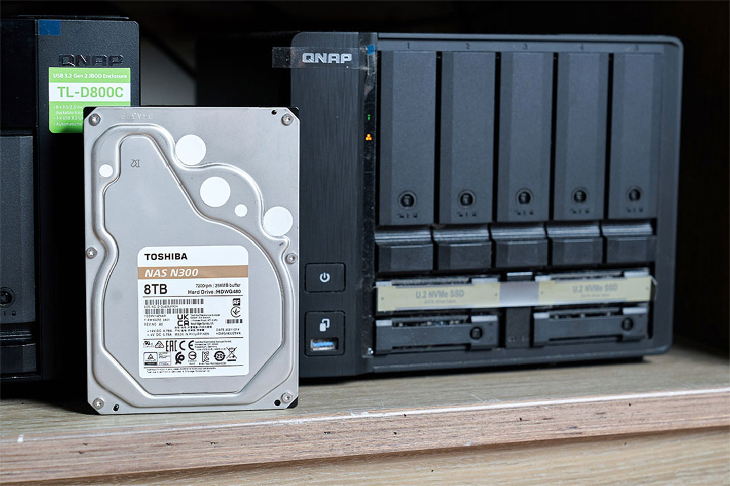 明華園採用單碟 8TB 容量的 Toshiba N300 NAS 專用硬碟，滿足龐大儲容量的需求，也兼具高效率與耐用度。