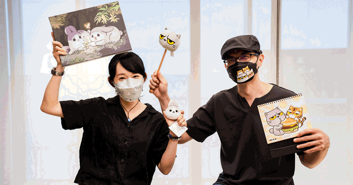 巨型氣球裝置藝術引爆話題，位高雄貼圖創作者創造本土IP里程碑（圖左至右為「ㄇㄚˊ幾兔」創作者YUKIJI和「貓爪抓」創作者園丁先生）