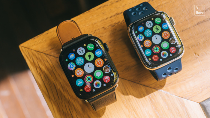 不直接對比的話，很難一眼看出誰是Apple Watch Series 7。