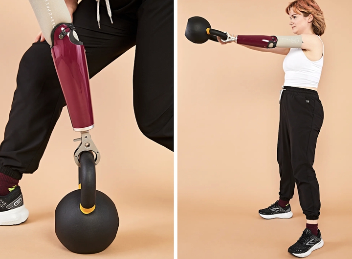 由 Arm Dynamics 生產的義肢，配上 Texas Assistive Devices 的配件，殘障人士可以進行配重訓練，且義肢本身價格低廉。圖片來源：GABRIELA HASBUN IEEE