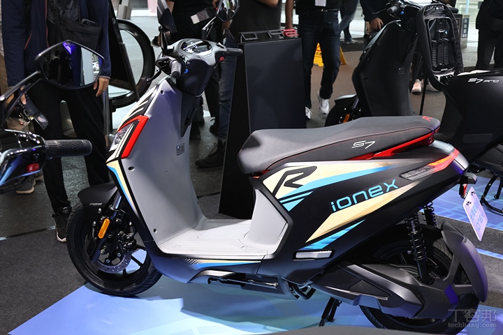Kymco 推 Ionex 電動車動力升級，專為載貨用的 Pro 級商用機車也登場