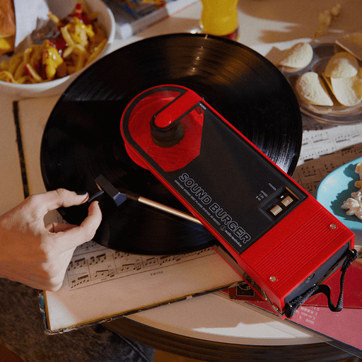鐵三角推出「 Sound Burger 」可攜式黑膠唱機，支援藍牙、續航力12小時