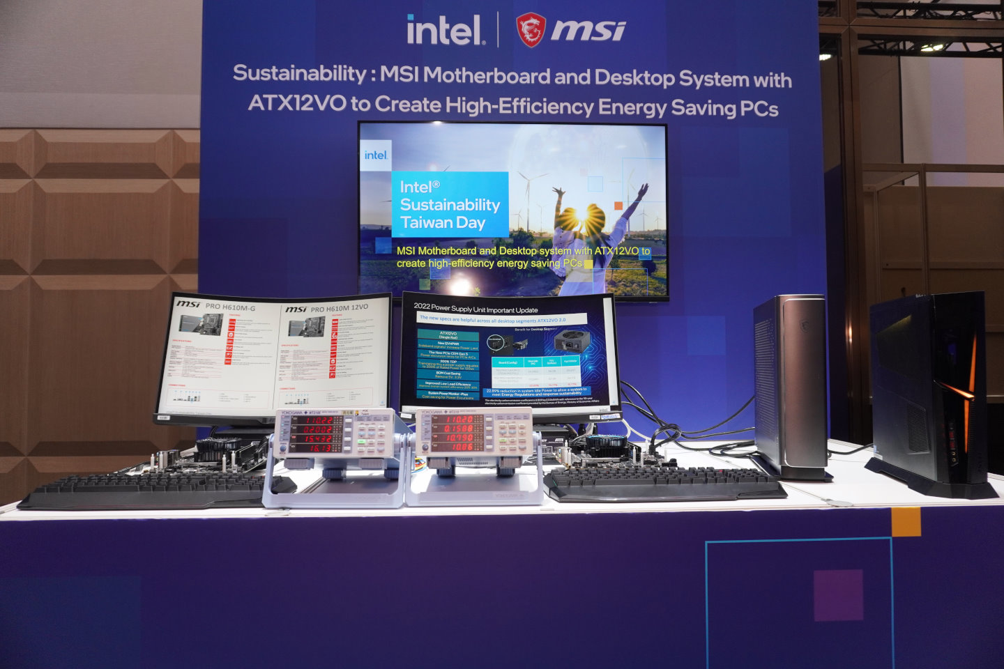 MSI攤位展出ATX 12VO的個人電腦系統。