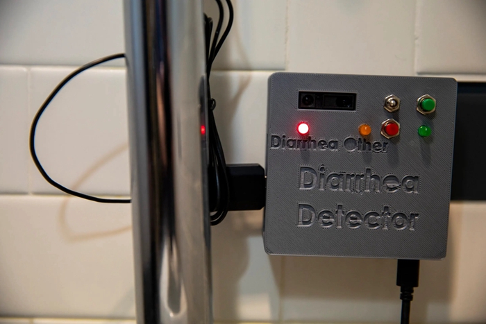 大團隊研發「腹瀉檢測器」，可透過傾聽廁所裡拉肚的聲音來追蹤霍亂