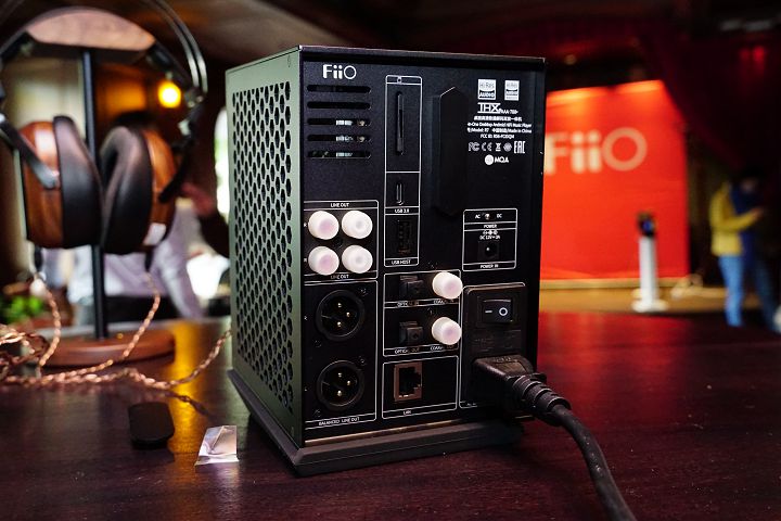 FiiO 推出全新 R7 桌上型 Hi-Fi 解碼放器，一機整合 Android 放器、解碼器與耳擴