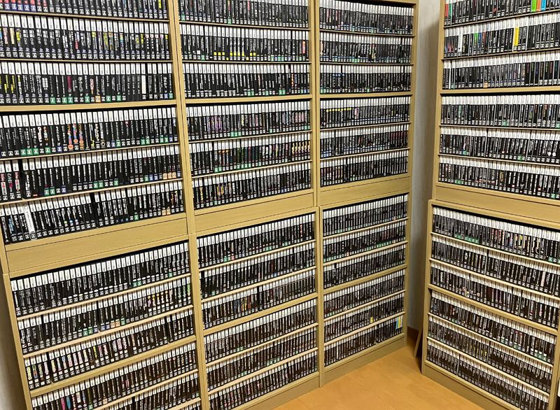 日本員秀出15年來收集的1840款NDS遊戲收藏，表示是這些遊戲讓他會抗壓