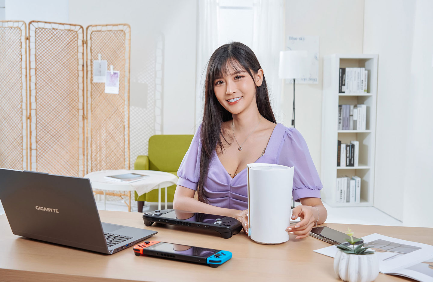 TP-Link Deco X50-5G 式在台灣推出囉！想要將更快速、低延遲的 5G 行動網路當作家、戶外穩定的無線 Wi-Fi 網路變得更簡單了！