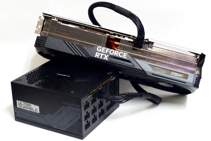 12VHPWR 可以簡化連結至顯示卡的電源線數量，即便是 GeForce RTX 4090 級的顯示卡，也僅需 1 條電源線材。