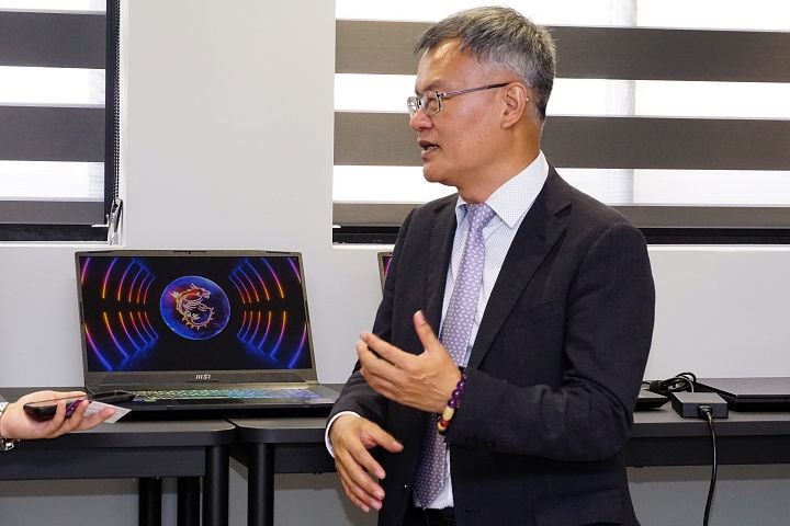 國立清華大執行副校長簡禛富感謝 NVIDIA 與 MSI 對於 AI 人才培育的大力支援。
