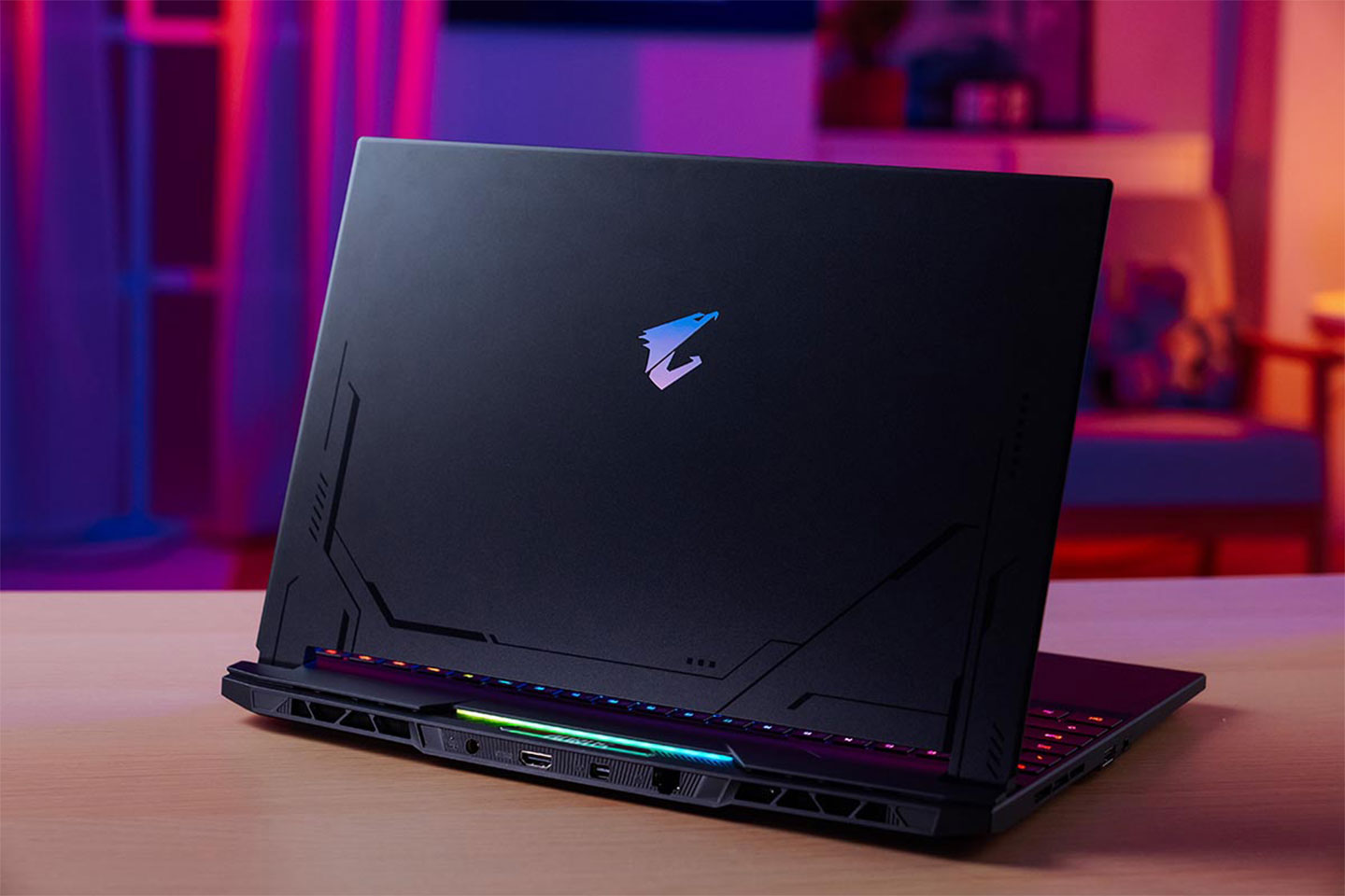 GIGABYTE AORUS 15X 開箱實測：揮別厚重！硬體規格一次到位，優異效能帶來出色遊戲體驗！ | T客邦