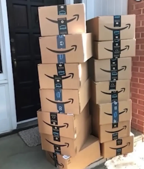 美國女一週內收到100多個Amazon包裹還不用退，懷疑是國賣家在清庫