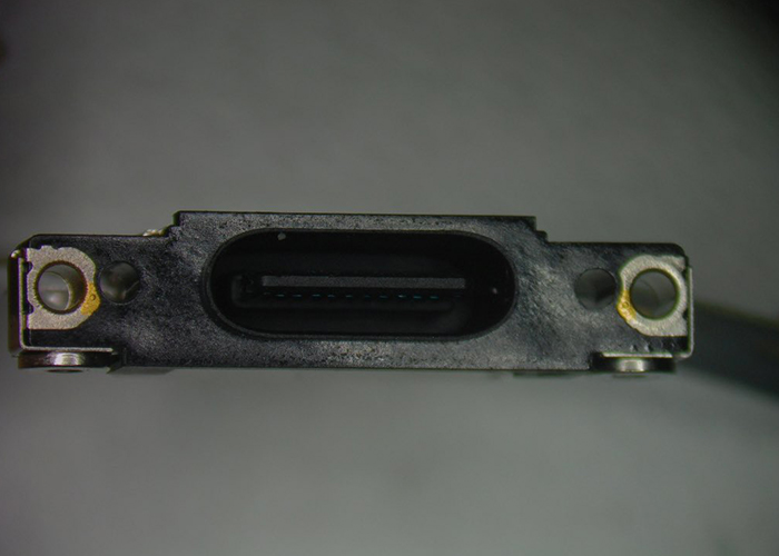 又一張 iPhone 15 的 USB-C元件圖片洩露，蘋果直接用晶片來別傳輸線