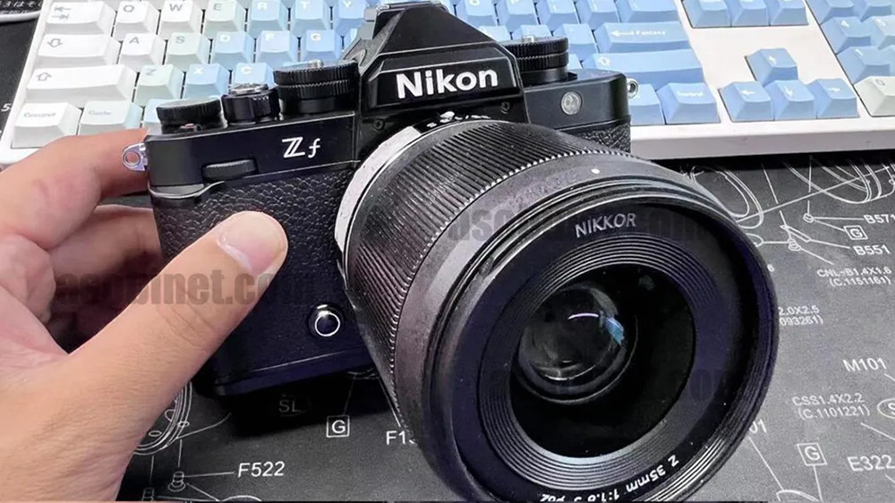疑似Nikon Zf的實機照流出！與Z fc有高度的相似，可以看見載全片幅CMOS