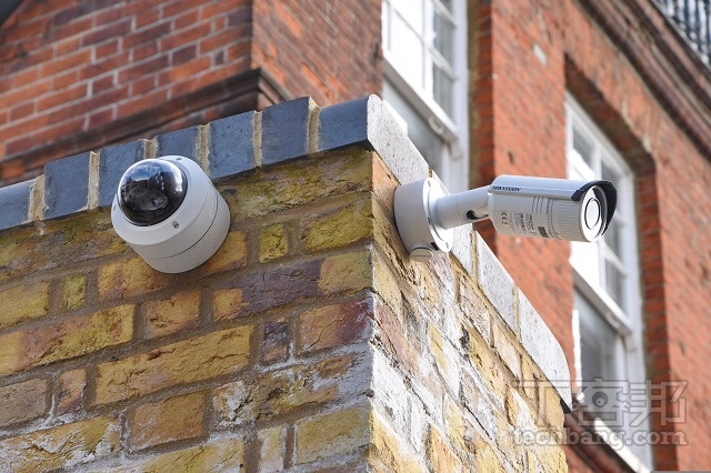 家用網路監視器家用網路監視器通常針對不同置環境有特殊耐候性規格，或是加入鏡轉動功能。