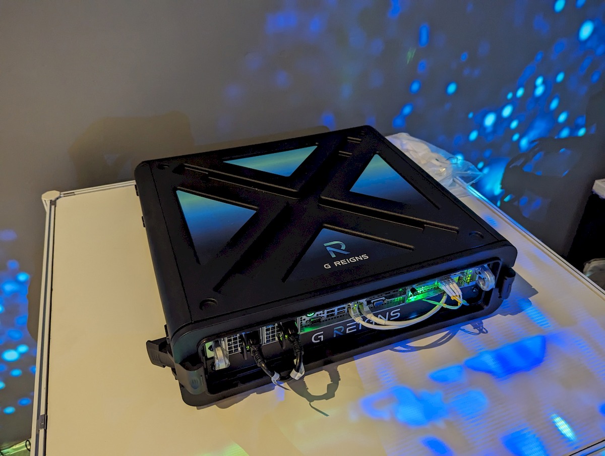 HTC 公司 G REIGNS 展示 5G 企專網方案，一卡行李箱大小的備就能部署 10,000 平方公尺的專網覆蓋