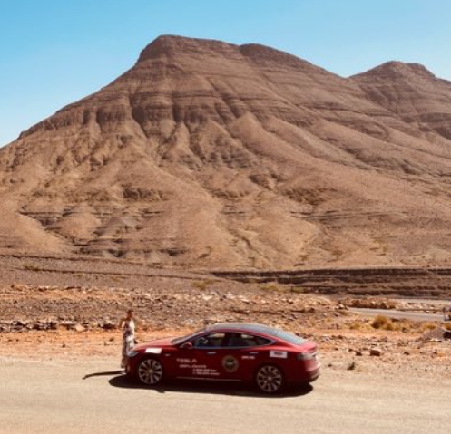他接手這台二手Model S P85至今已開了近190萬公里，用經驗實特斯拉電池、馬達能撐多久？