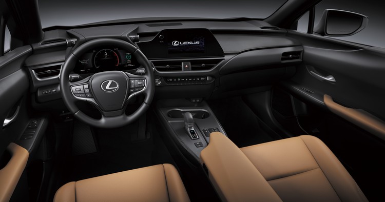 LEXUS UX推出300h車型，油電動力升級+標配LSS+3.0與12.3吋全數位儀表板